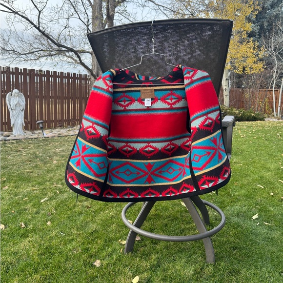 Pendleton Aztec Vest - Picture 3 of 10